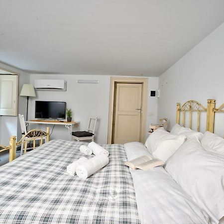 Lettera Living Apartment Catania Bagian luar foto