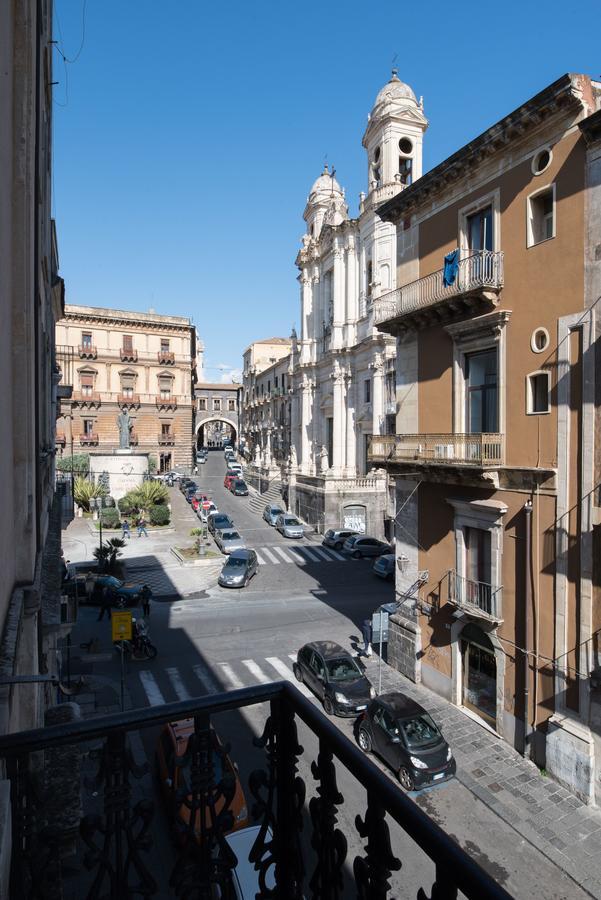 Lettera Living Apartment Catania Bagian luar foto