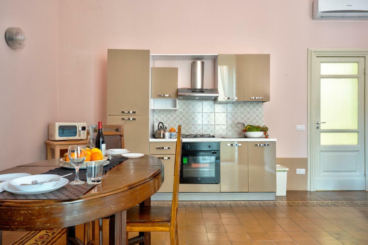Lettera Living Apartment Catania Bagian luar foto