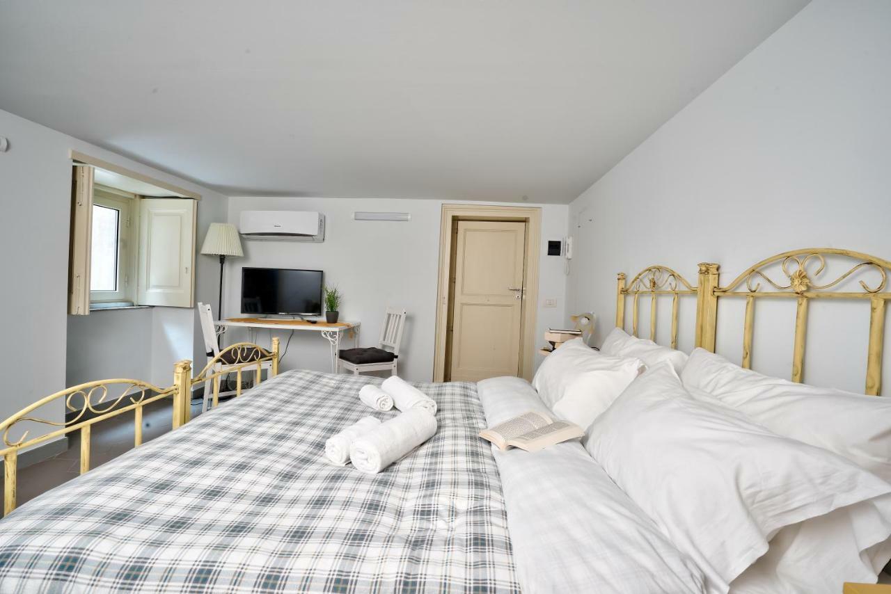 Lettera Living Apartment Catania Bagian luar foto